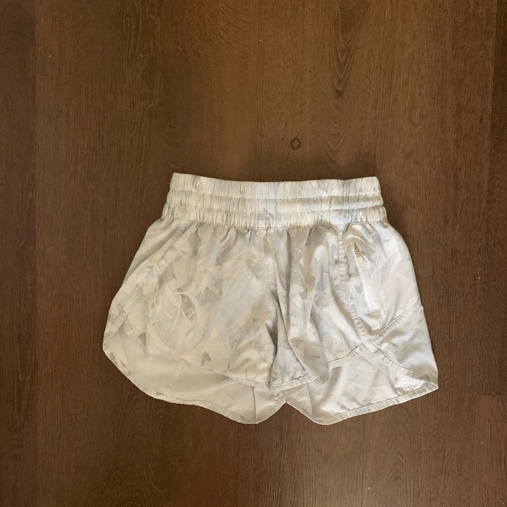 Lululemon Tracker V shorts